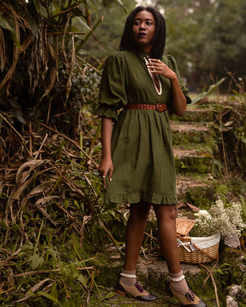 LALO in the meadow | Dark Moss Green